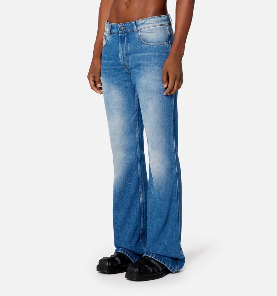 Men's Ami Paris Flare Fit Denim Blue | ami-MY606